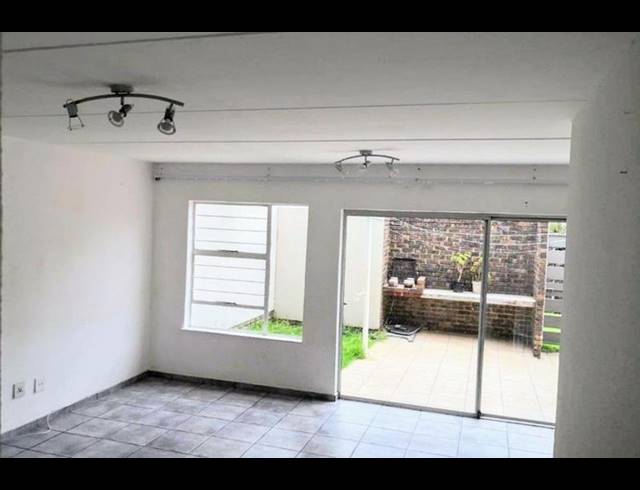 3 BEDROOM TOWNHOUSE FOR SALE IN BEDFORD GARDENS